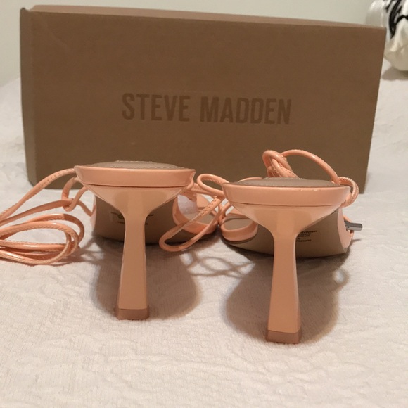Steve Madden Superb Ankle Tie Sandal - Picture 4 of 10